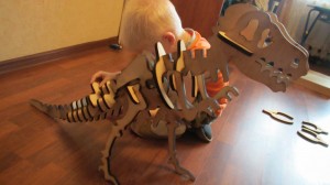 Сборка динозавра из фанеры - лазерная резка, изготовление игрушек